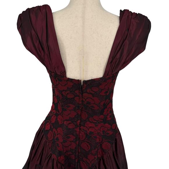 Vintage 80s Women's Red Lace Floral Deja Vu Designs Basque Waist Ball Gown Sz 7 - Picture 4 of 11